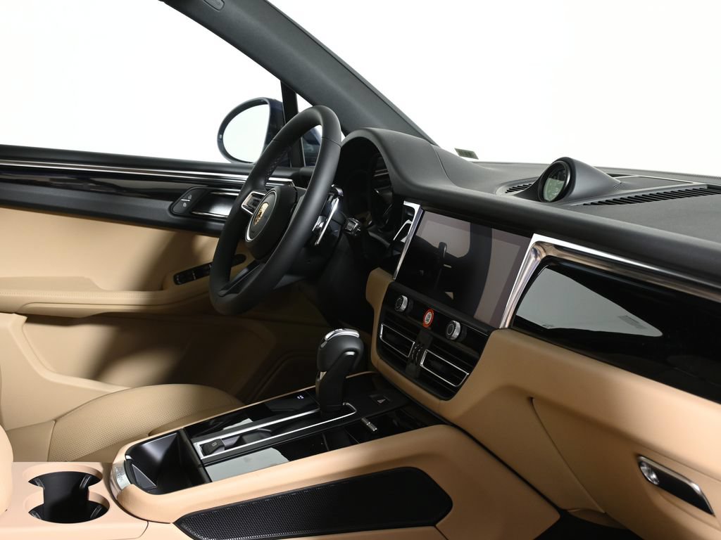 New 2026 Porsche Macan AWD/4WD image 39