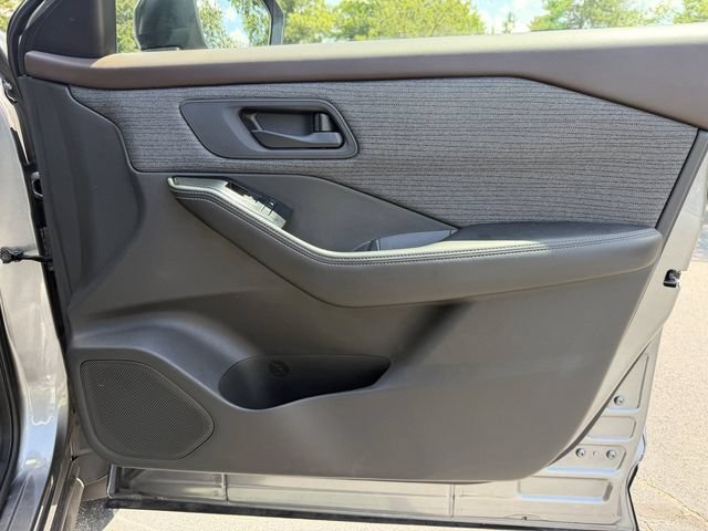 Used 2021 Nissan Rogue S AWD/4WD image 26