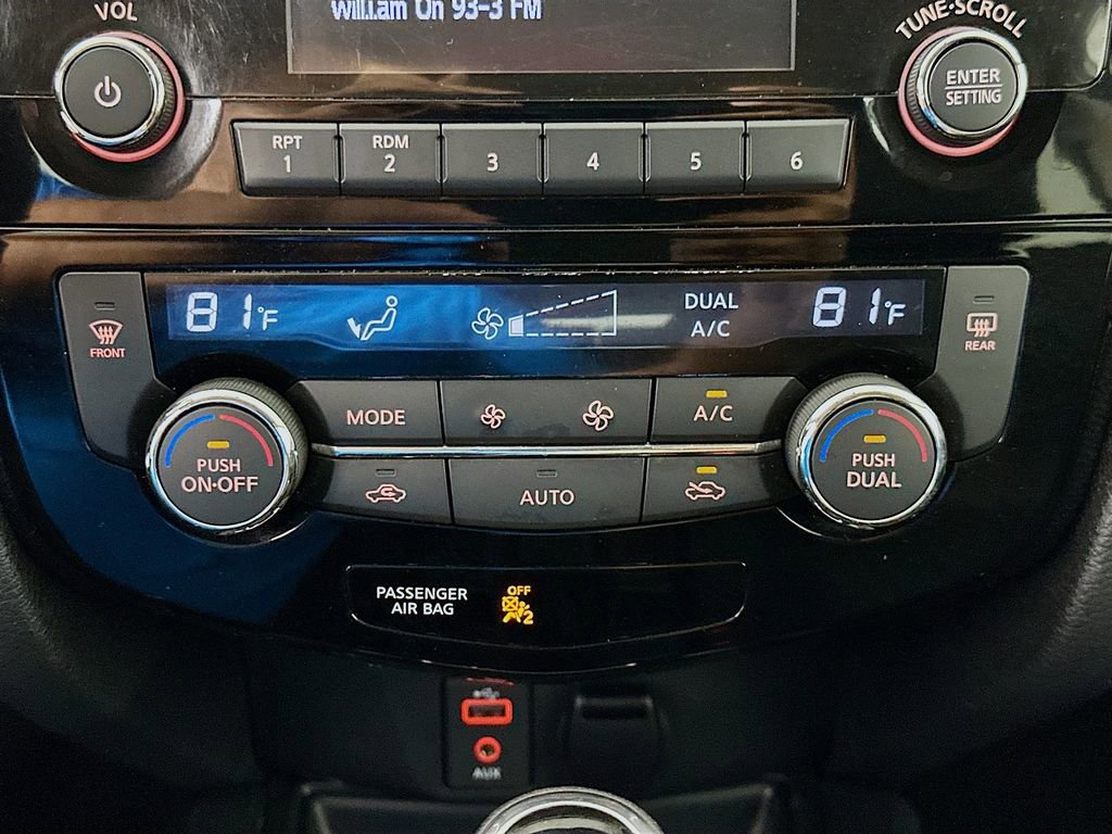 Used 2017 Nissan Rogue SV w/ Midnight Edition FWD image 15