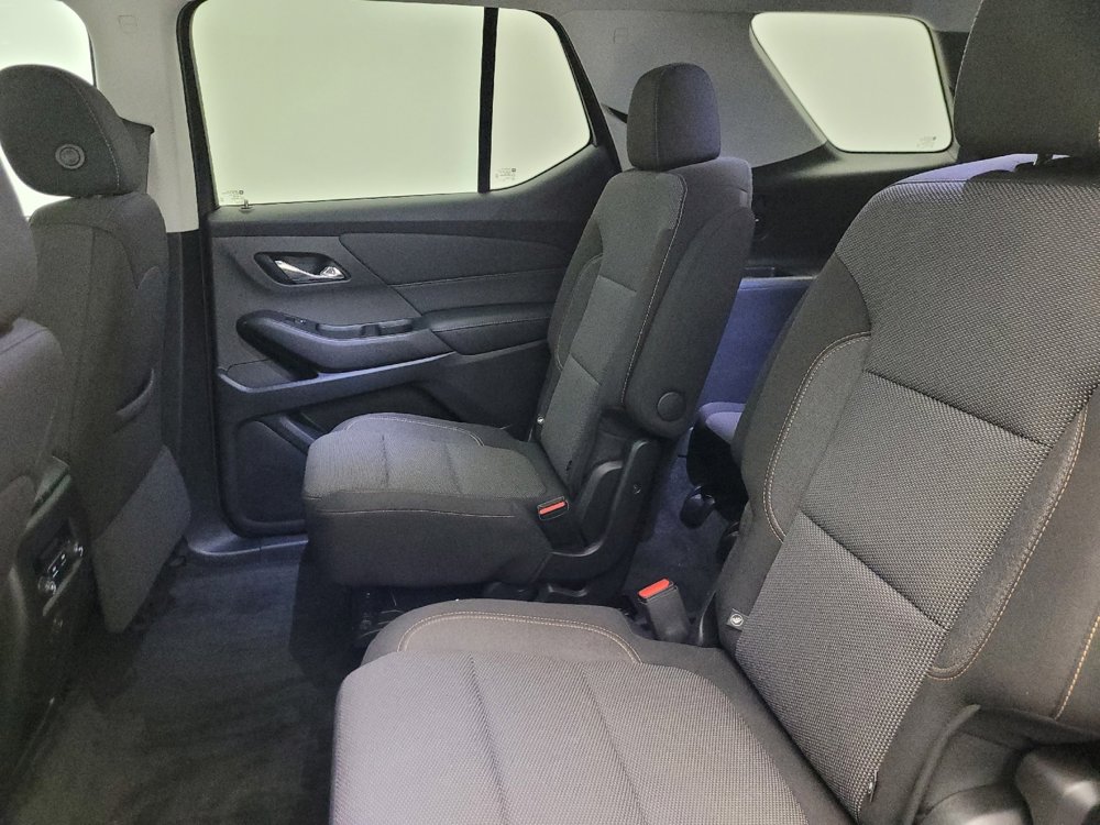 Used 2020 Chevrolet Traverse LT image 18