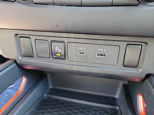 Used 2025 Nissan Frontier Pro-X RWD image 30