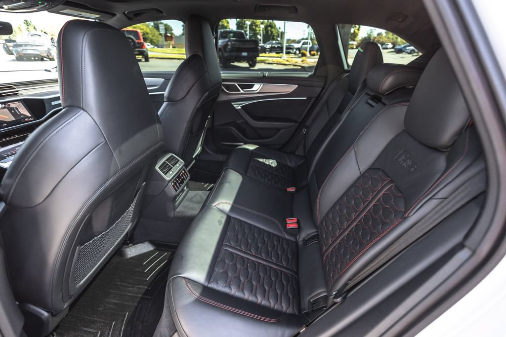 Used 2021 Audi RS 6 w/ Carbon Optic Package AWD/4WD image 27