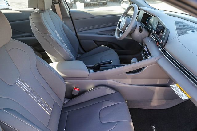 New 2026 Hyundai Elantra Sport FWD image 18