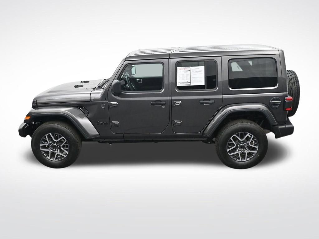 Used 2025 Jeep Wrangler Sahara AWD/4WD image 29