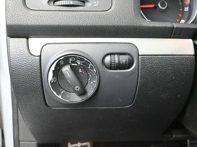 Used 2006 Volkswagen GTI 2.0T 2-Door image 27