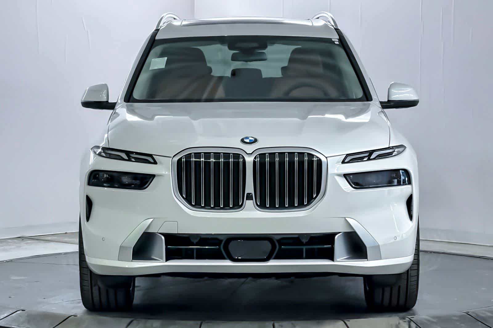 Used 2026 BMW X7 xDrive40i AWD/4WD image 10