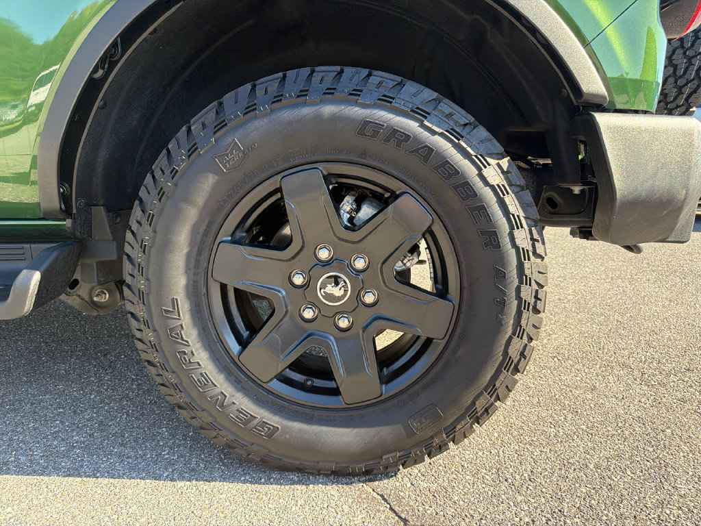 Used 2025 Ford Bronco Outer Banks AWD/4WD image 19