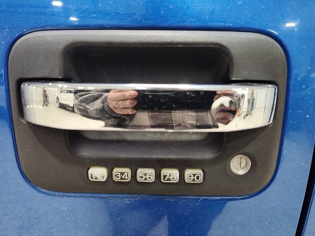 Used 2011 Ford F150 XLT w/ XLT Chrome Pkg AWD/4WD image 9