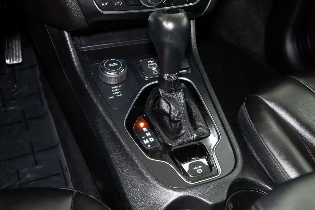 Used 2021 Jeep Cherokee Latitude Plus image 20