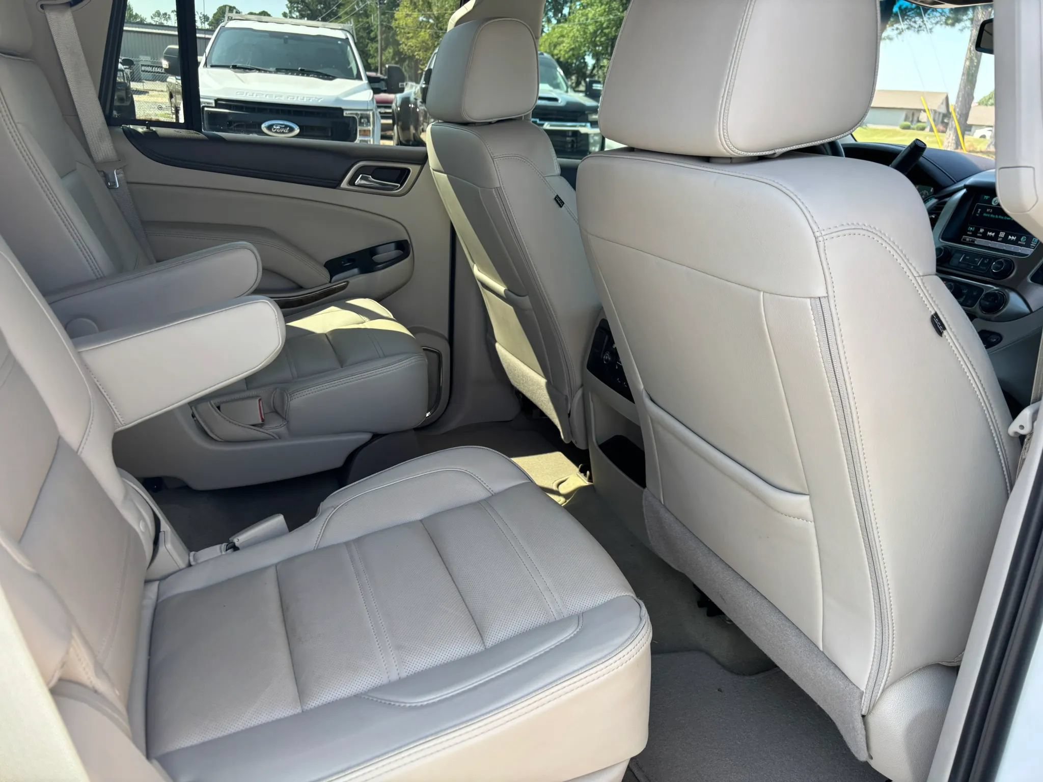 Used 2017 GMC Yukon Denali w/ Open Road Package AWD/4WD image 18