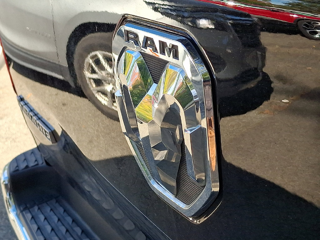 Used 2024 RAM 1500 Laramie AWD/4WD image 29