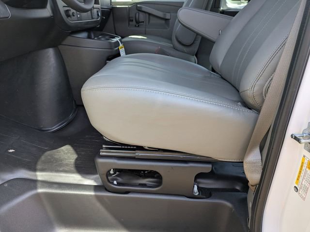 New 2026 Chevrolet Express 2500 w/ Driver Convenience Package image 10