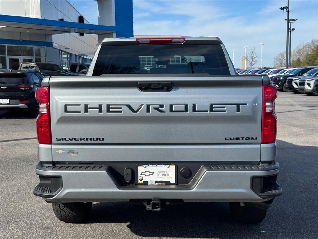 Used 2026 Chevrolet Silverado 1500 Custom w/ Turbomax Blackout Package image 4