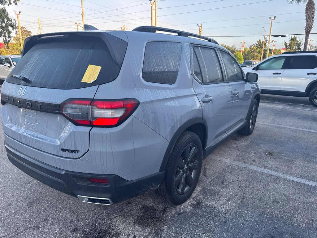 Used 2023 Honda Pilot Sport image 15