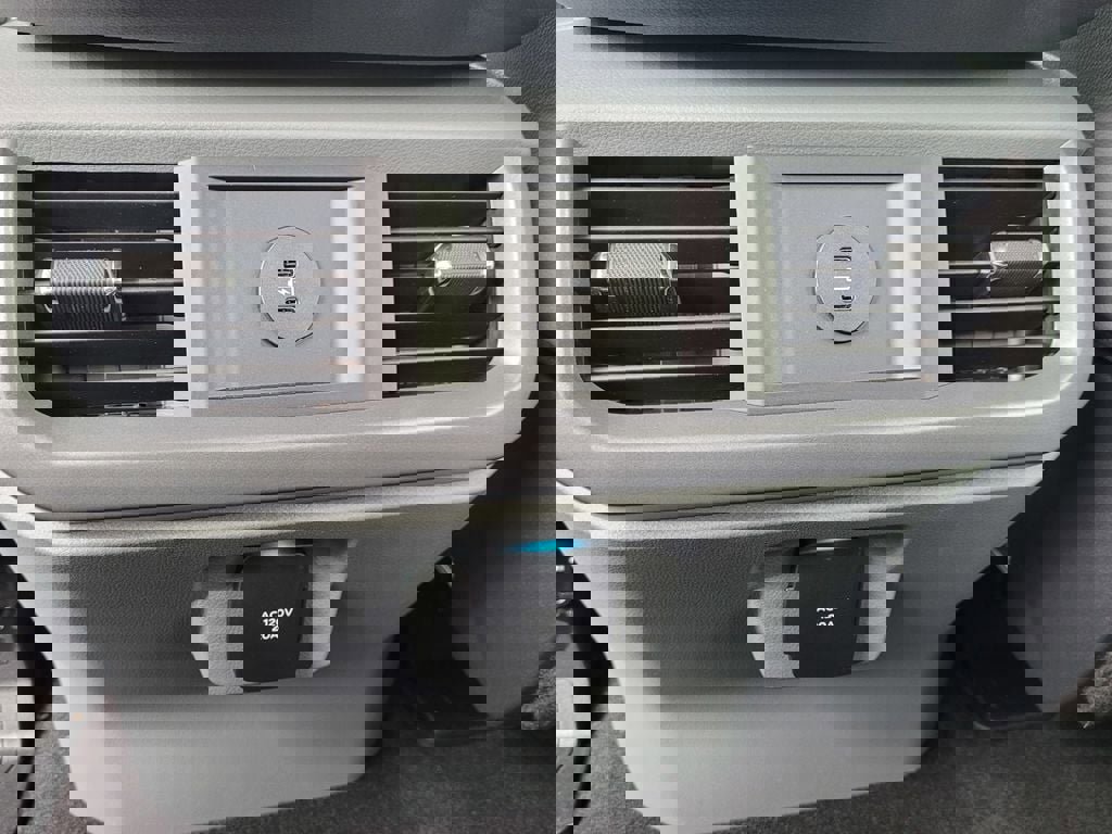 New 2025 Ford F150 Lightning Flash image 33