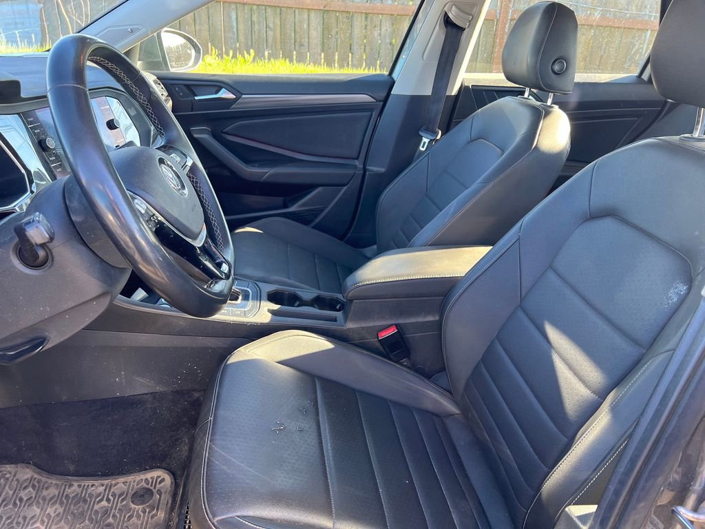 Used 2021 Volkswagen Jetta SEL FWD image 4