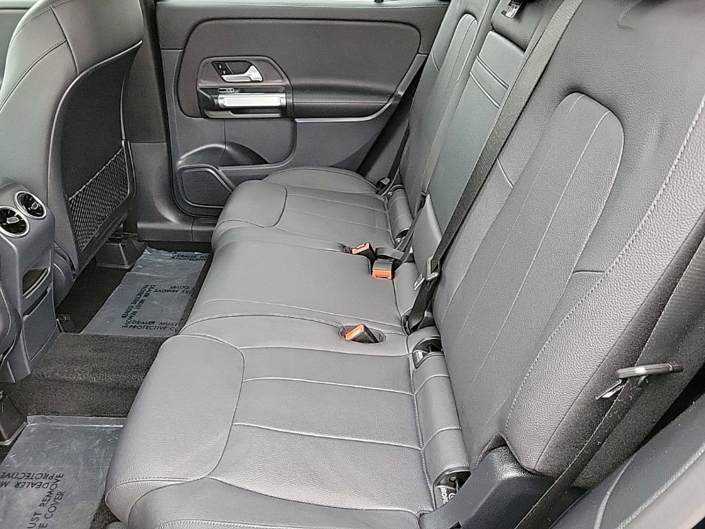 Used 2022 Mercedes-Benz GLB 250 4MATIC image 13