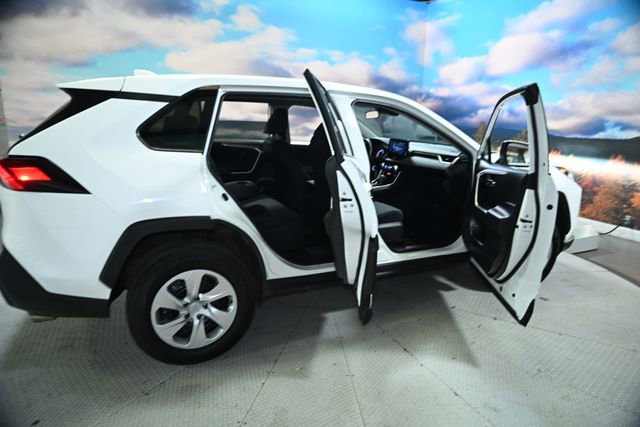Used 2022 Toyota RAV4 LE image 42