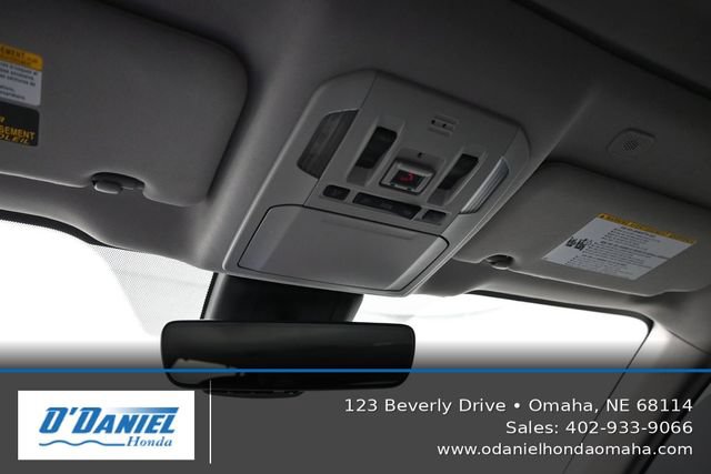 Used 2023 Toyota Highlander XLE AWD/4WD image 30