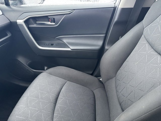 Used 2022 Toyota RAV4 XLE image 19