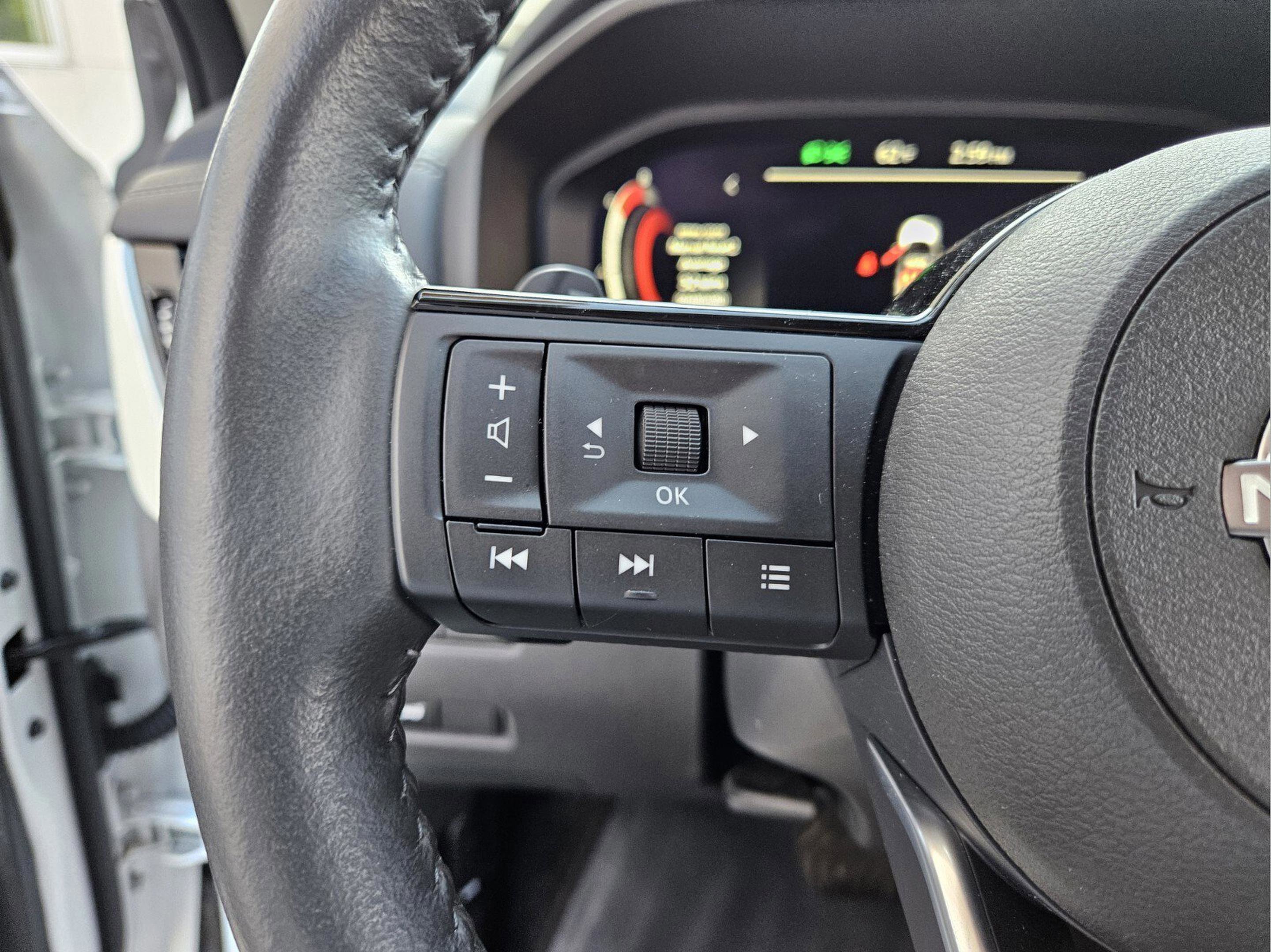 Used 2024 Nissan Rogue SL w/ SL Premium Package image 30