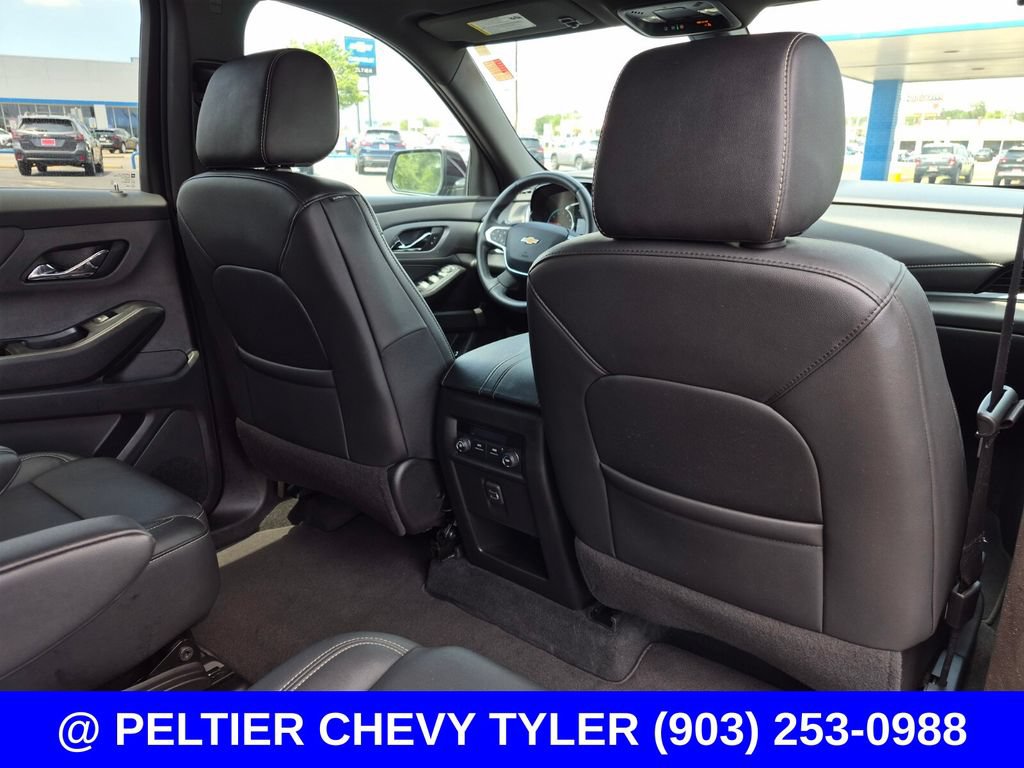 Used 2023 Chevrolet Traverse LT FWD image 17