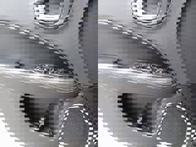 Used 2017 Jeep Compass Latitude w/ Popular Equipment Group image 16