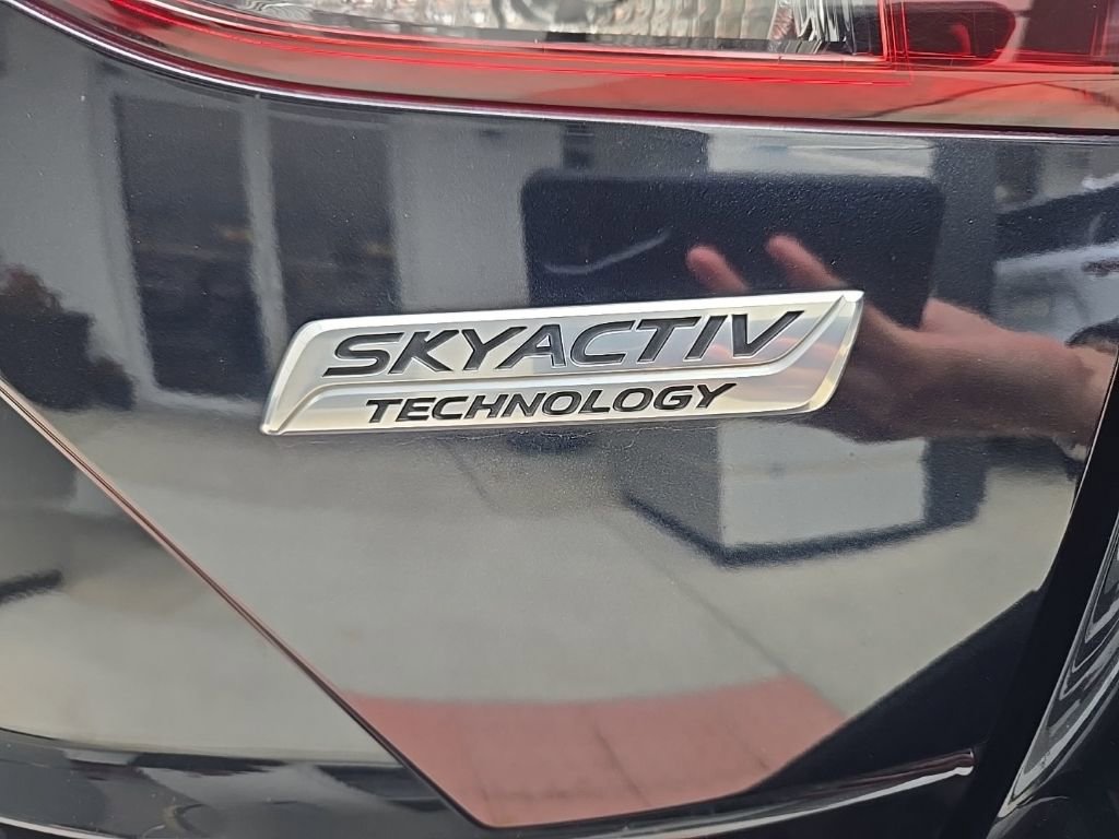 Used 2018 MAZDA MAZDA3 Touring image 40