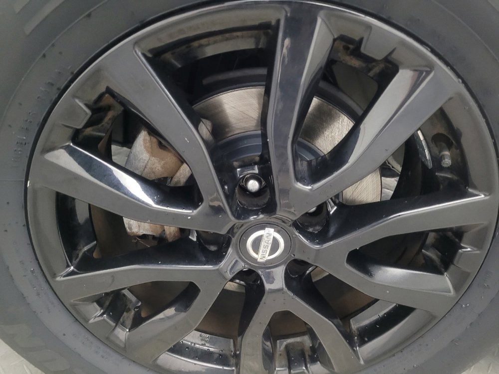 Used 2017 Nissan Rogue SV w/ Midnight Edition image 31