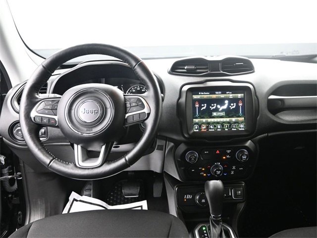 Used 2023 Jeep Renegade Latitude w/ Premium Group image 12