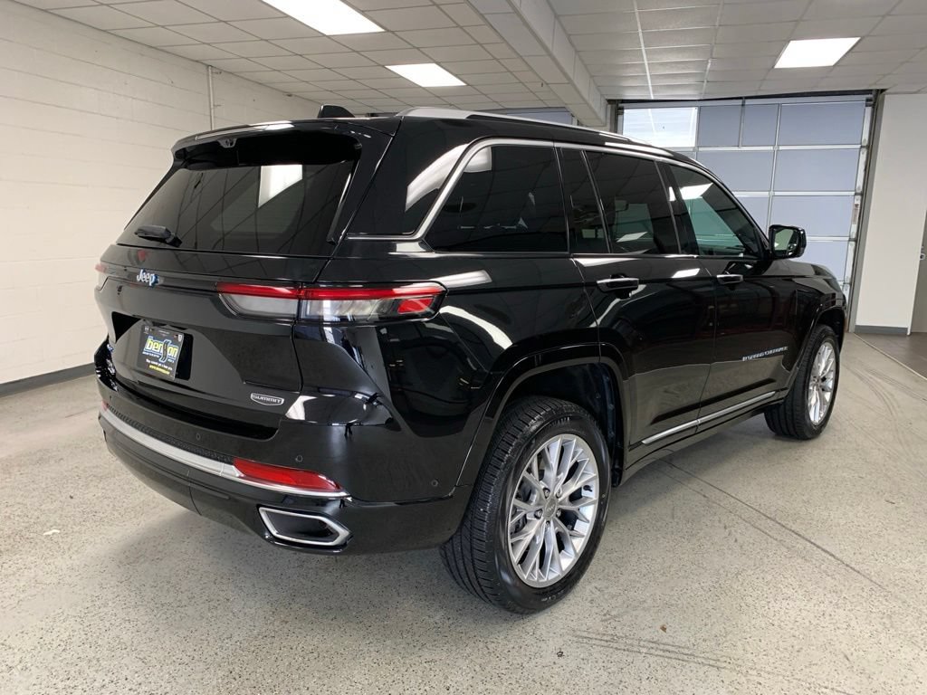 Certified 2023 Jeep Grand Cherokee Summit w/ Advanced Protech Group IV AWD/4WD image 6