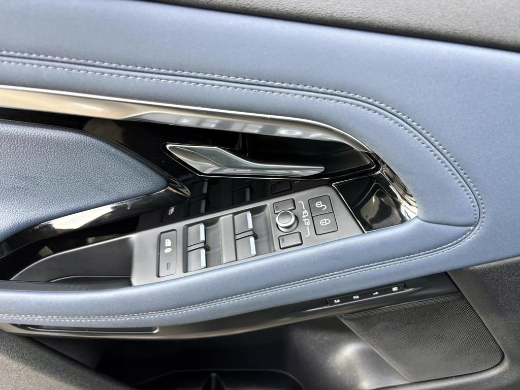 Used 2020 Land Rover Range Rover Evoque R-Dynamic S image 7