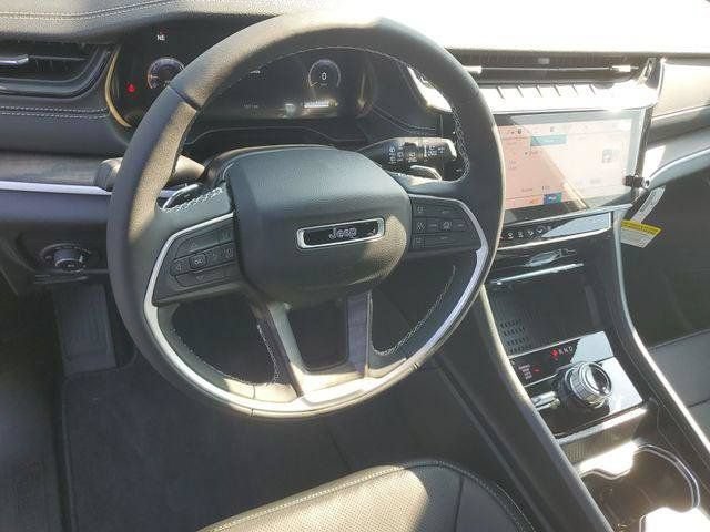New 2026 Jeep Grand Cherokee Limited AWD/4WD image 18
