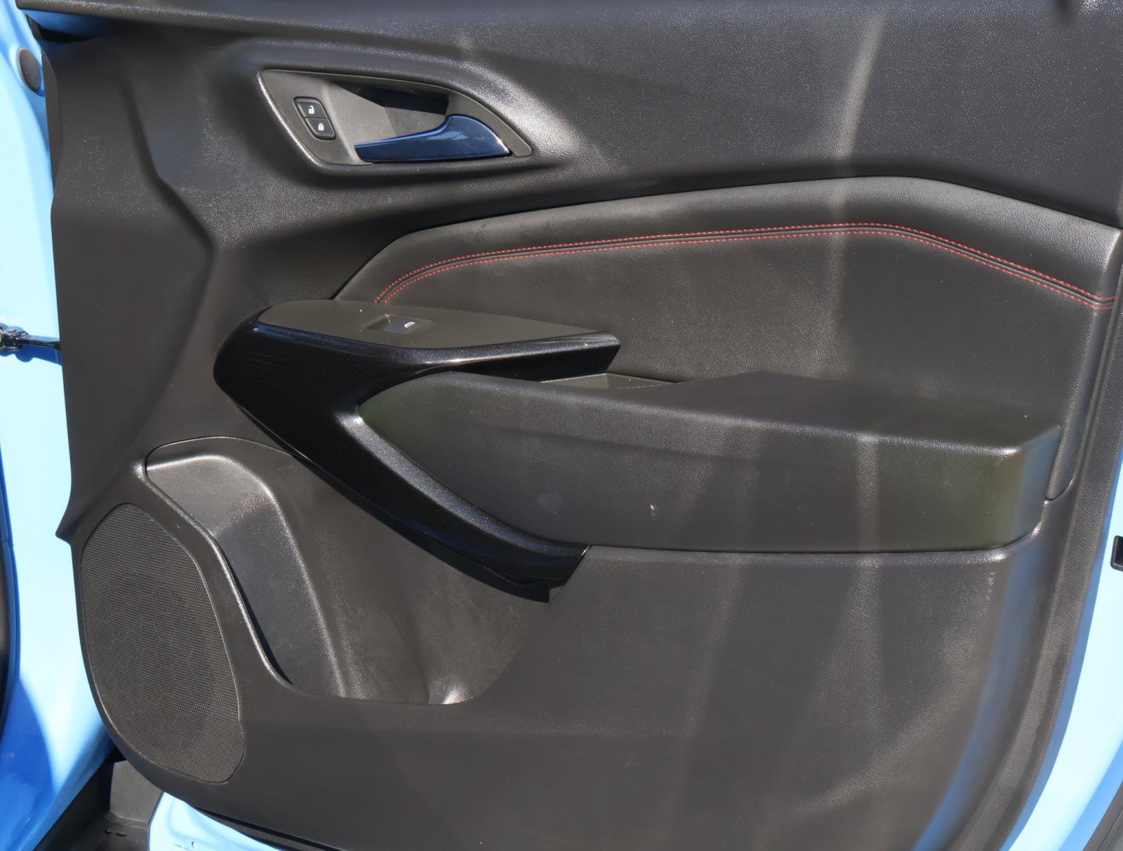 Used 2024 Chevrolet Trax RS w/ Sunroof Package image 18