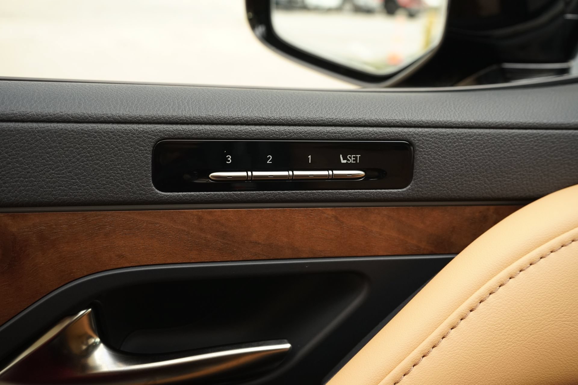 Used 2026 Lexus LX 600 4WD w/ Luxury Package image 30