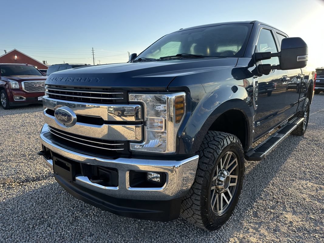 Used 2018 Ford F250 Lariat w/ Lariat Value Package AWD/4WD image 4