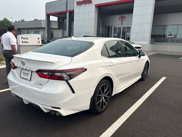 Certified 2024 Toyota Camry SE w/ Cold Weather Package FWD image 7