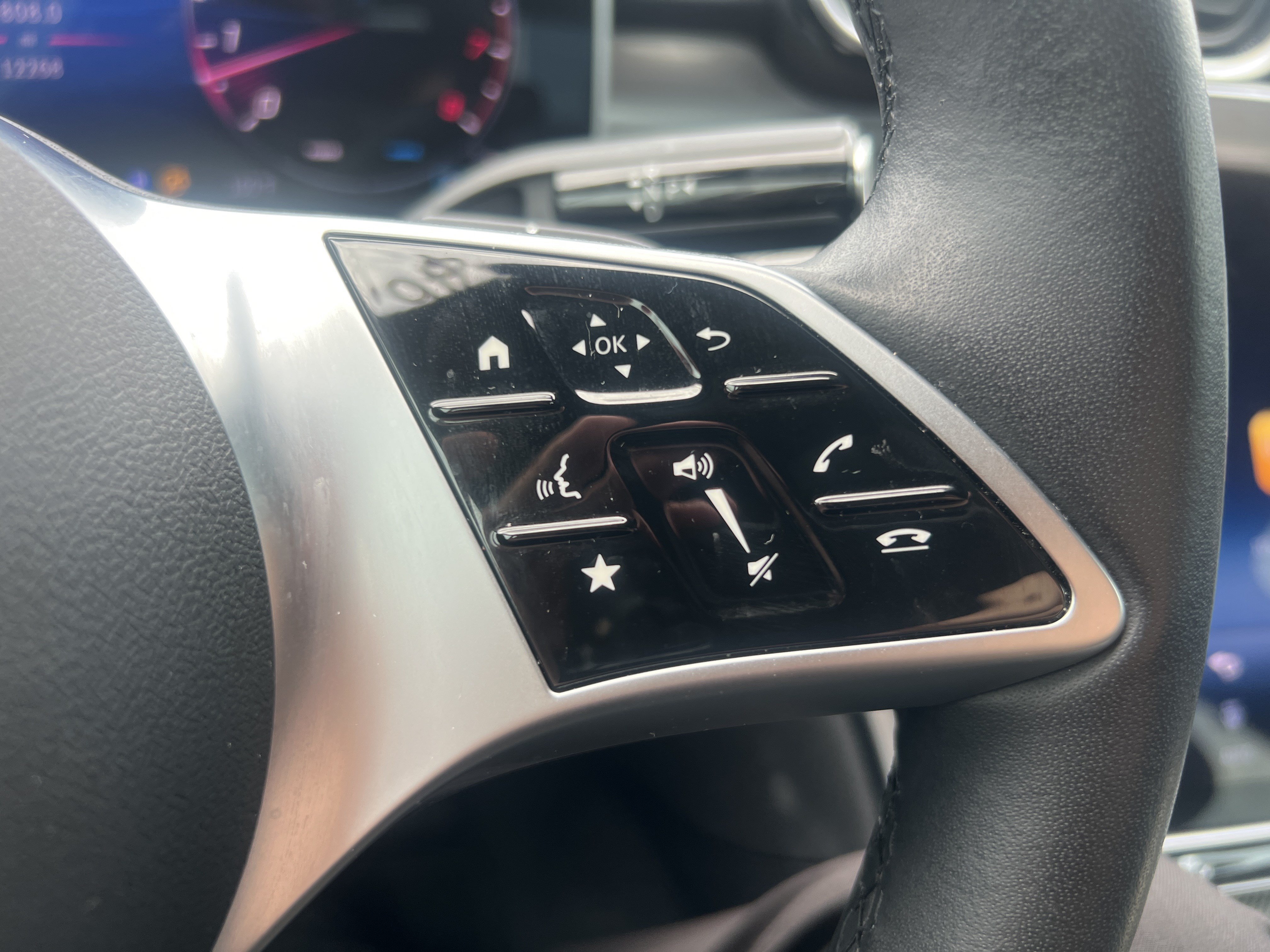 Certified 2025 Mercedes-Benz C 300 4MATIC Sedan image 21