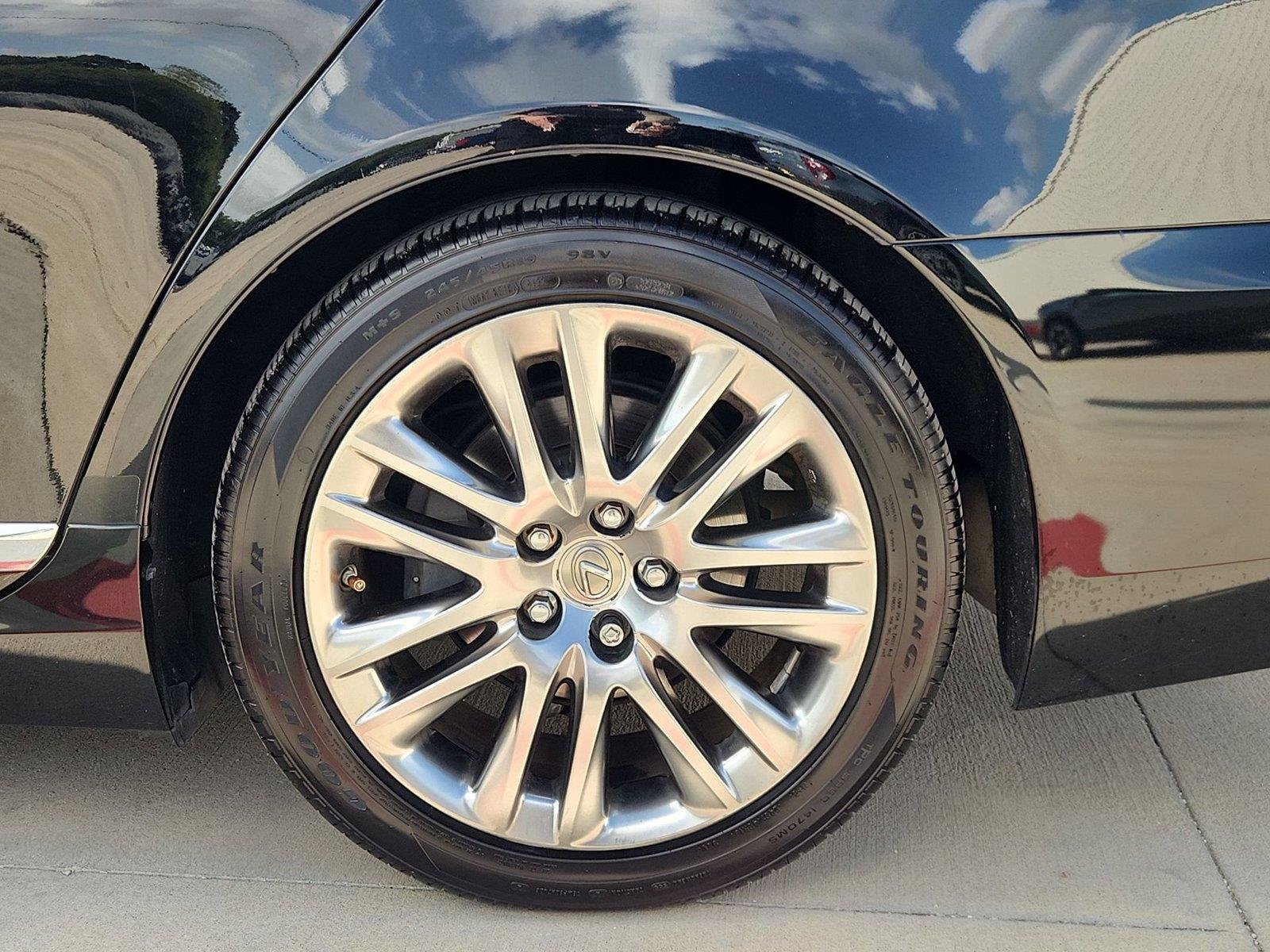 Used 2014 Lexus LS 460 w/ Comfort Package RWD image 34