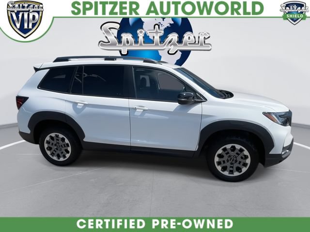 Used 2025 Honda Passport TrailSport image 2