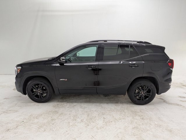 Used 2023 GMC Terrain AT4 image 9