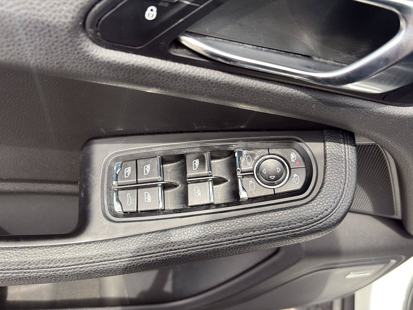 Used 2018 Porsche Macan S AWD/4WD image 30