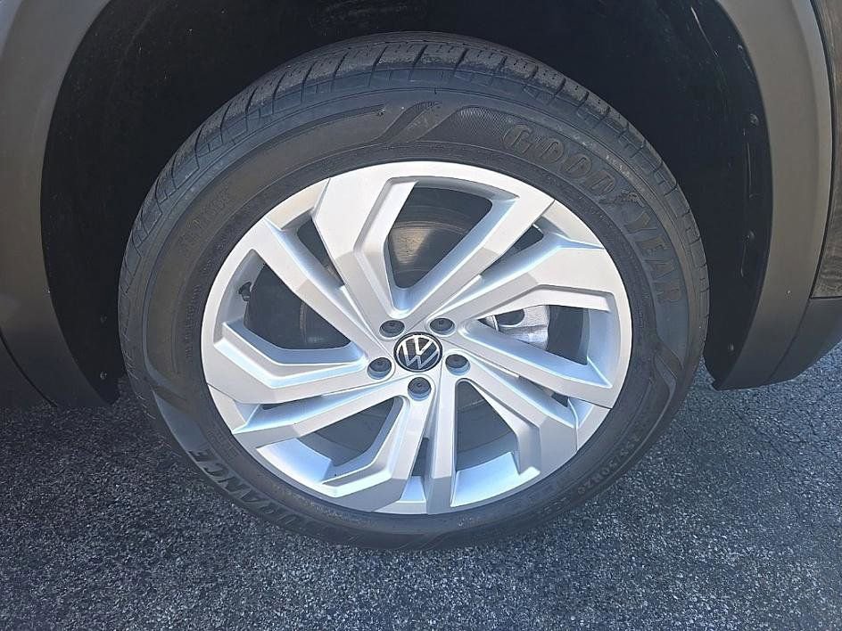 Used 2022 Volkswagen Atlas SE image 34