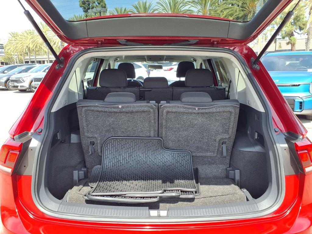 Used 2018 Volkswagen Tiguan S FWD image 23