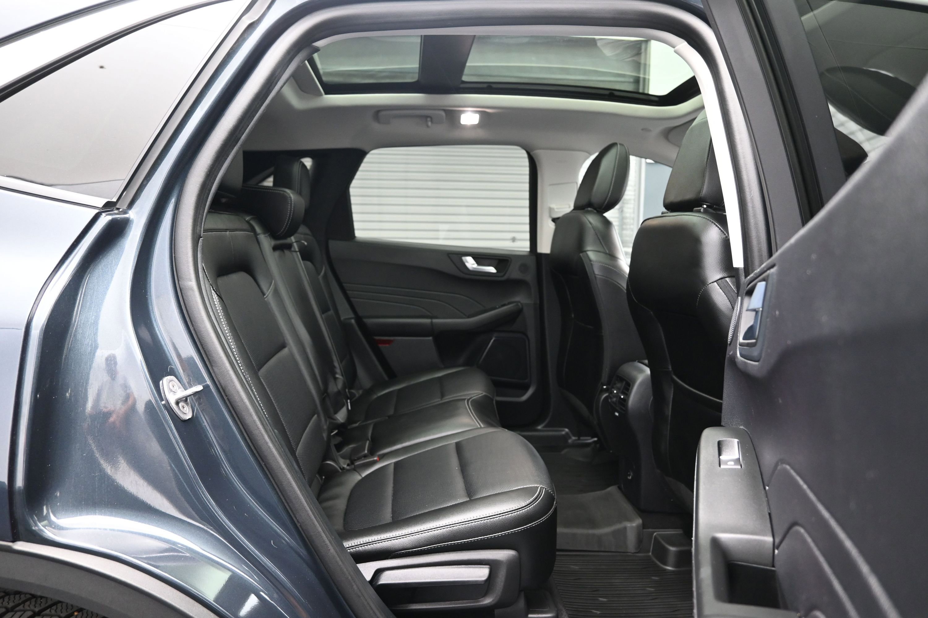 Used 2022 Ford Escape SEL w/ Technology Package FWD image 12