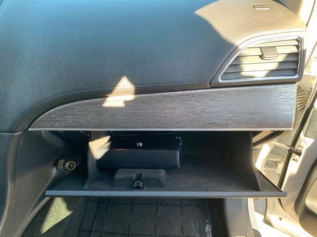 Used 2012 Lincoln MKX FWD image 30