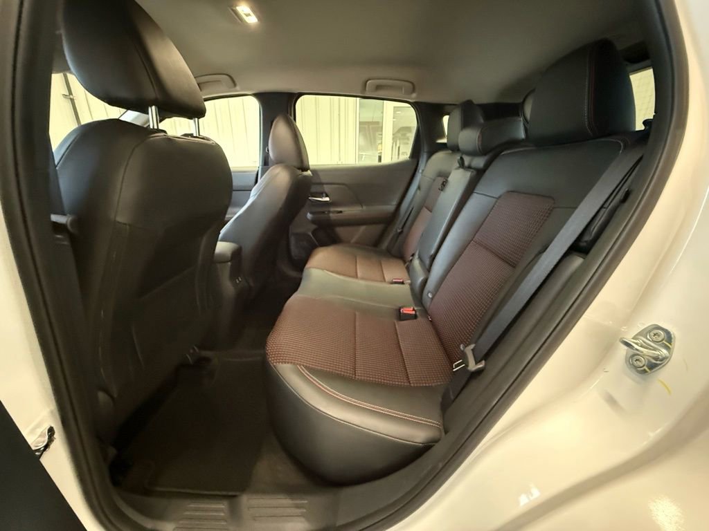 Used 2025 Nissan Kicks SR image 17