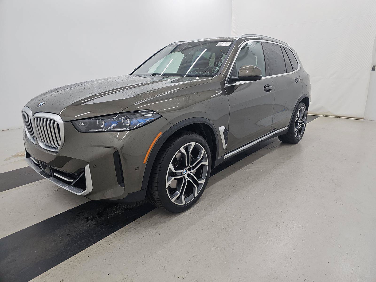 Certified 2026 BMW X5 xDrive40i AWD/4WD image 2