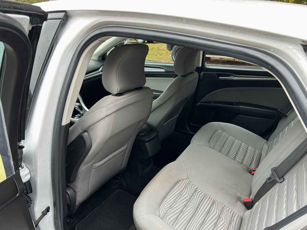 Used 2016 Ford Fusion S image 10