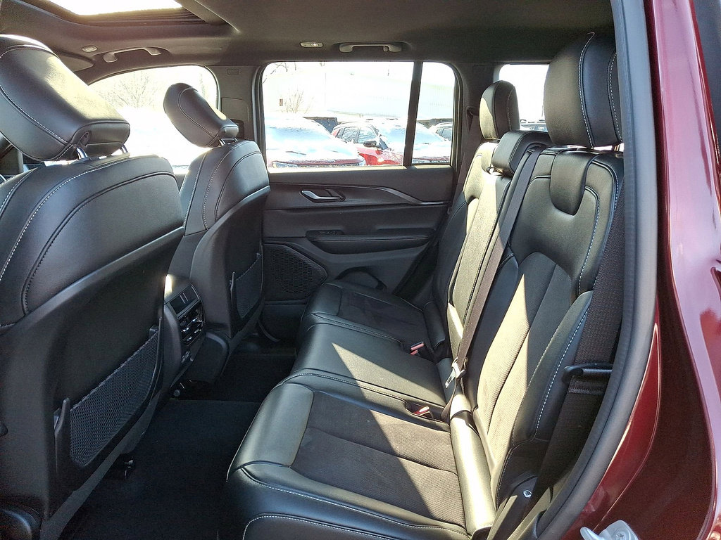 Certified 2024 Jeep Grand Cherokee Altitude image 20